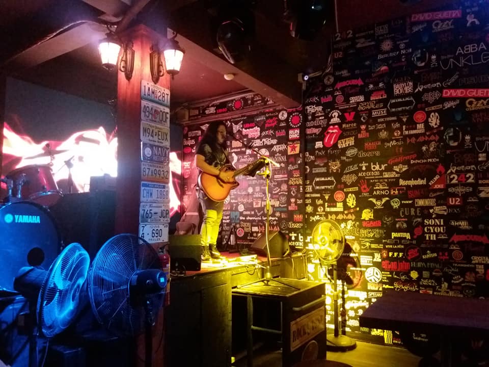 Live music at RockStore Hanoi.