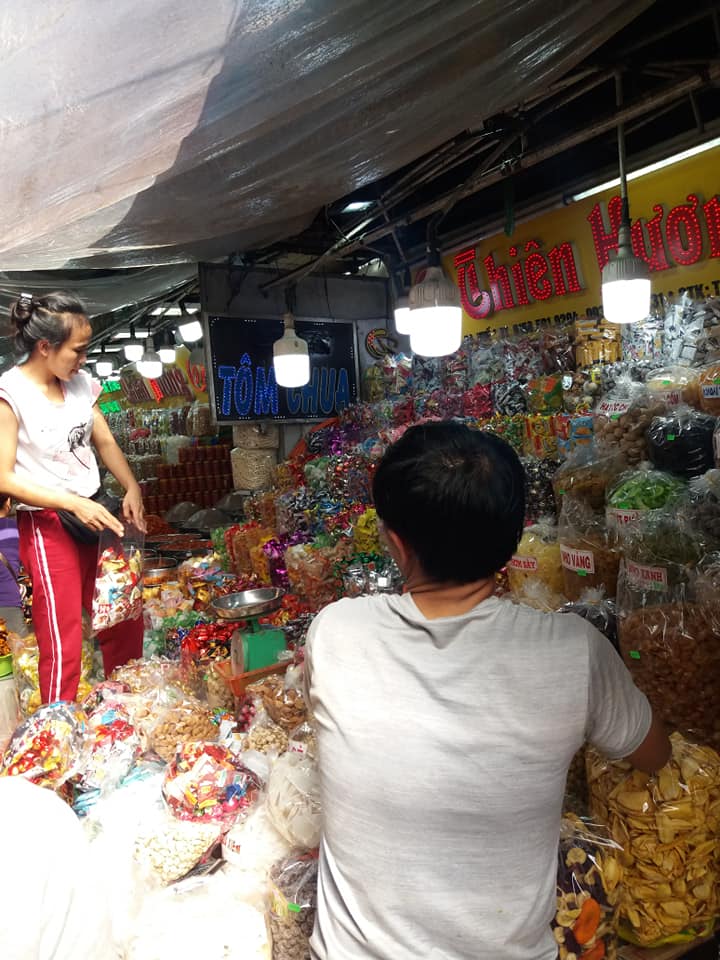 Dong Ba market.
